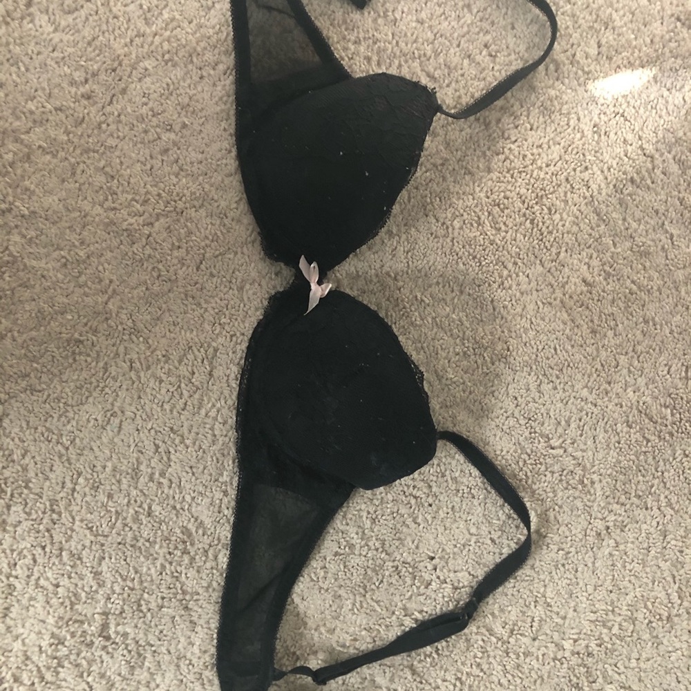 Bras - Picture 2 of 4